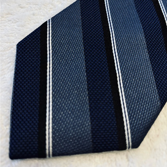 Jos. A. Bank Other - Brand New Super Stylish Tie By JOS A BANK (Signature Collection)